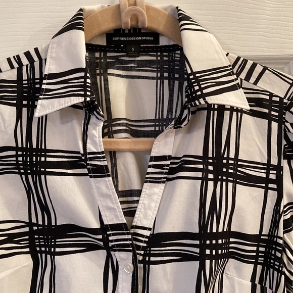 Express Design Studio women’s button up, black & white. Small - Picture 5 of 5